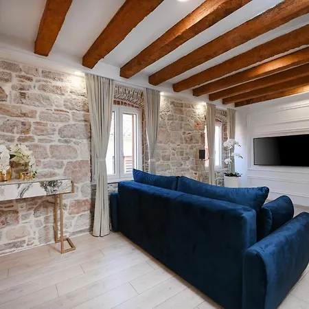 Royal Primera Appartamento Zara